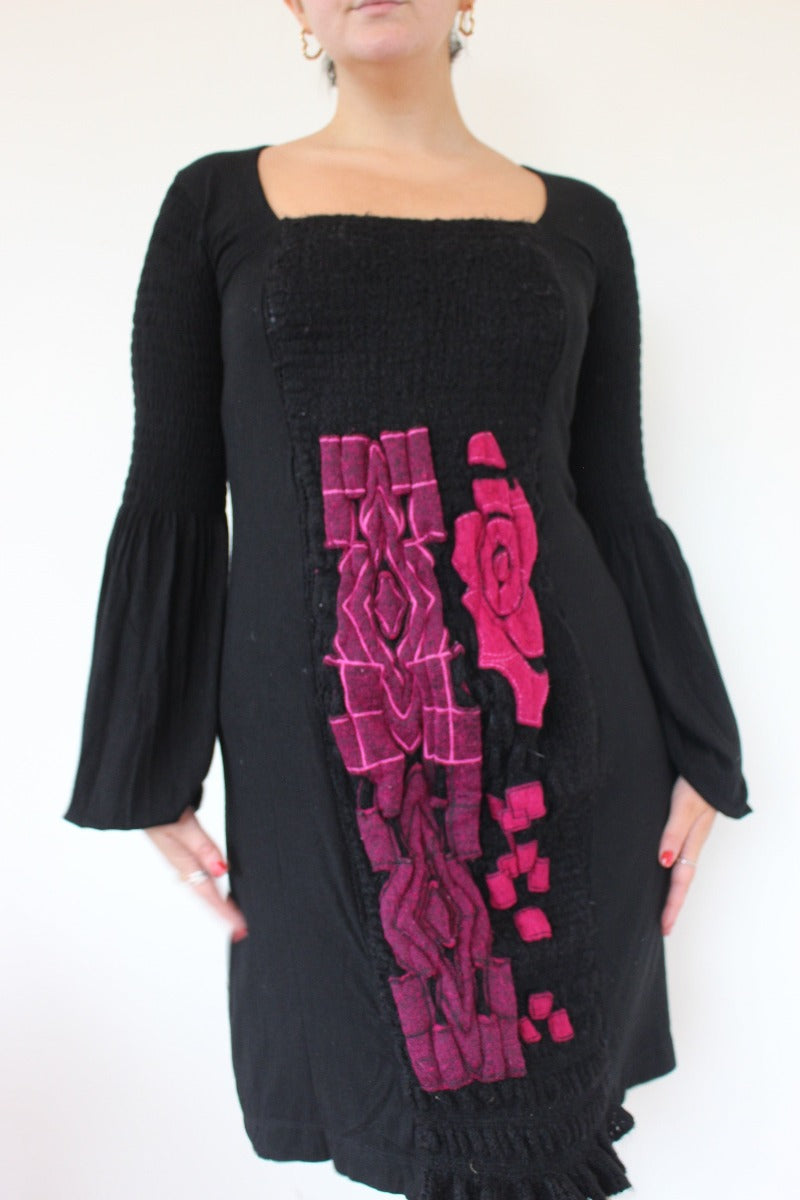 Save the Queen ! Long Sleeve Dress- Size 12/14