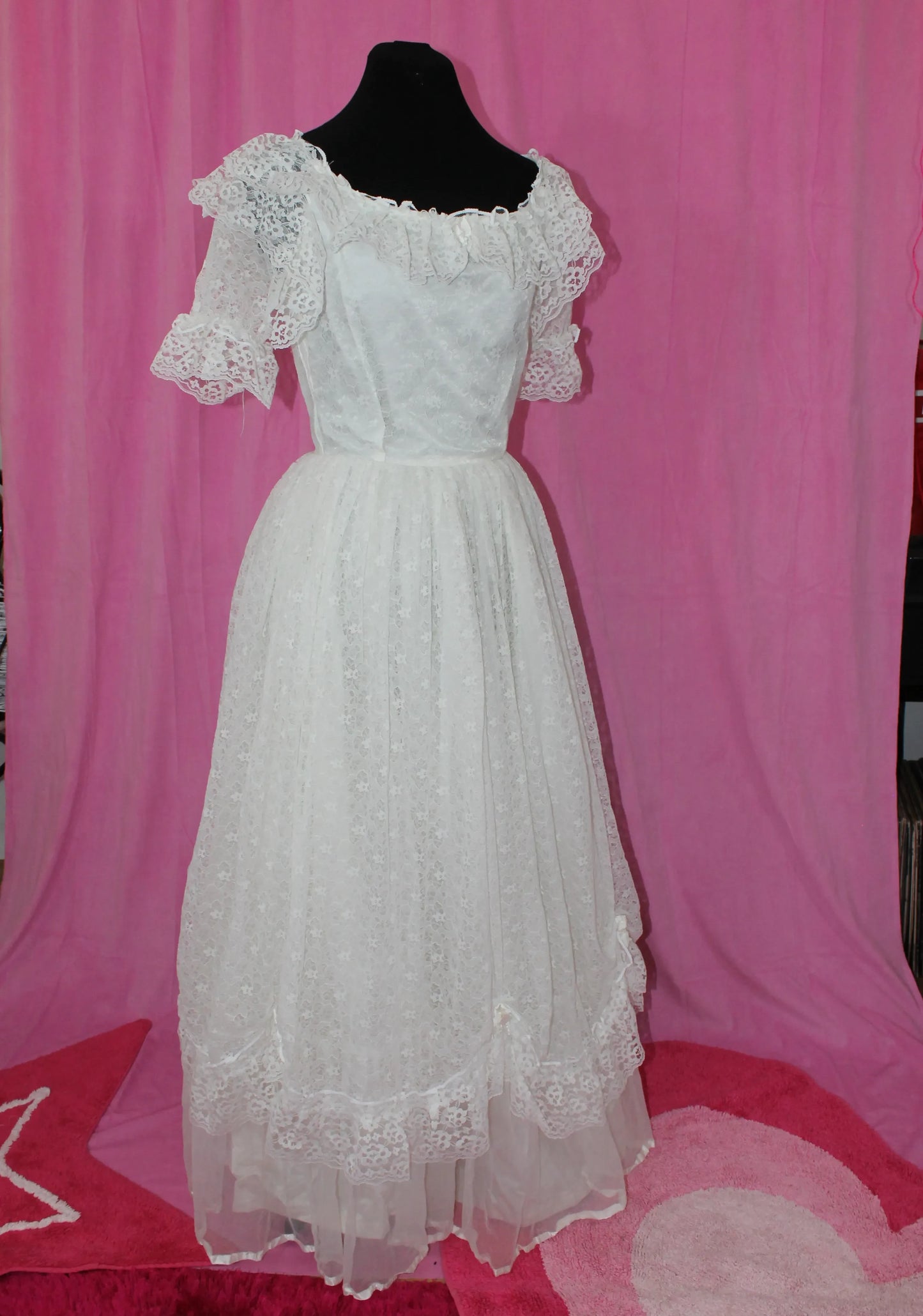 Vintage | Wedding Dress | Lace Ruffle | Size XS