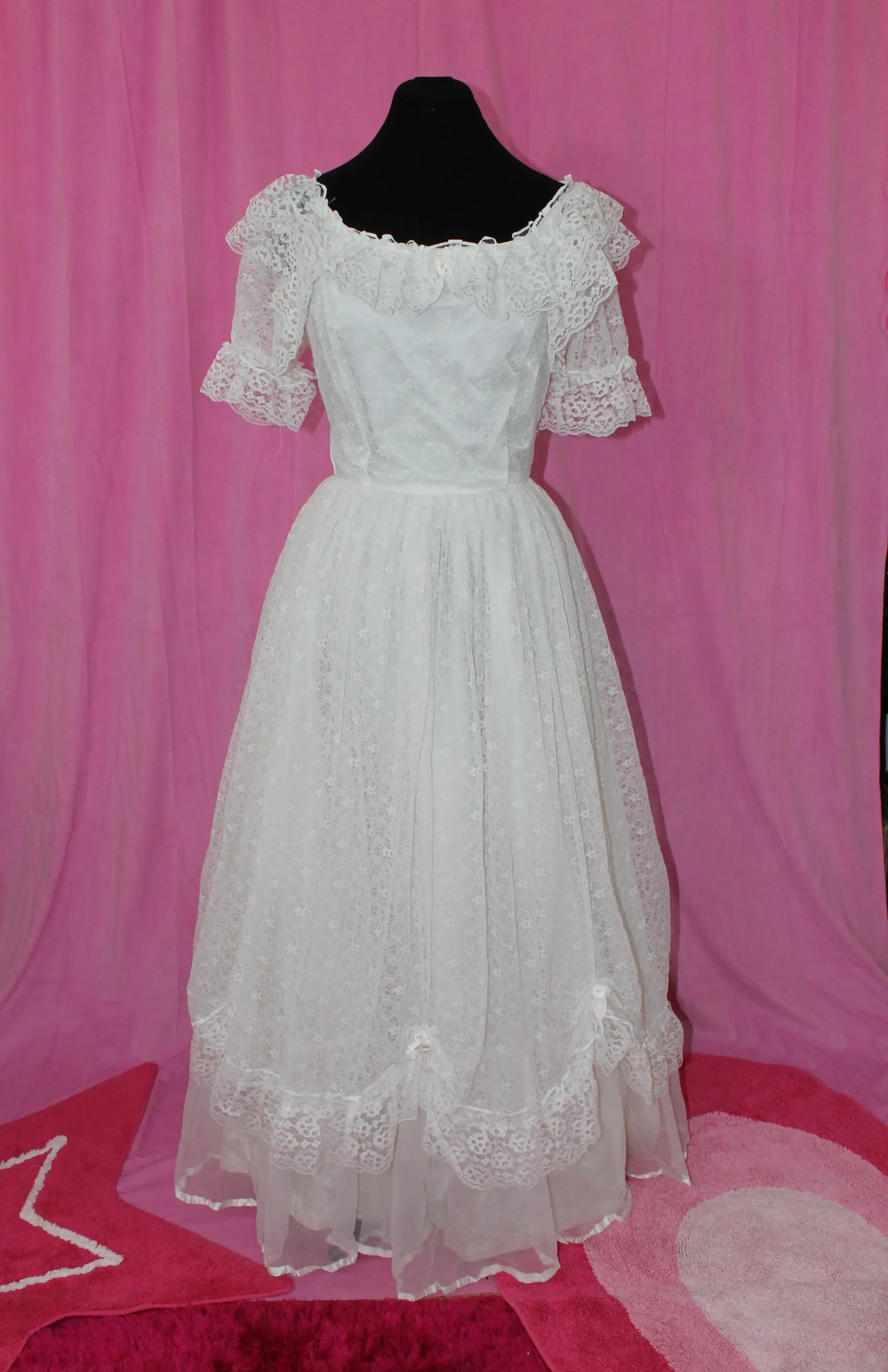 Vintage | Wedding Dress | Lace Ruffle | Size XS