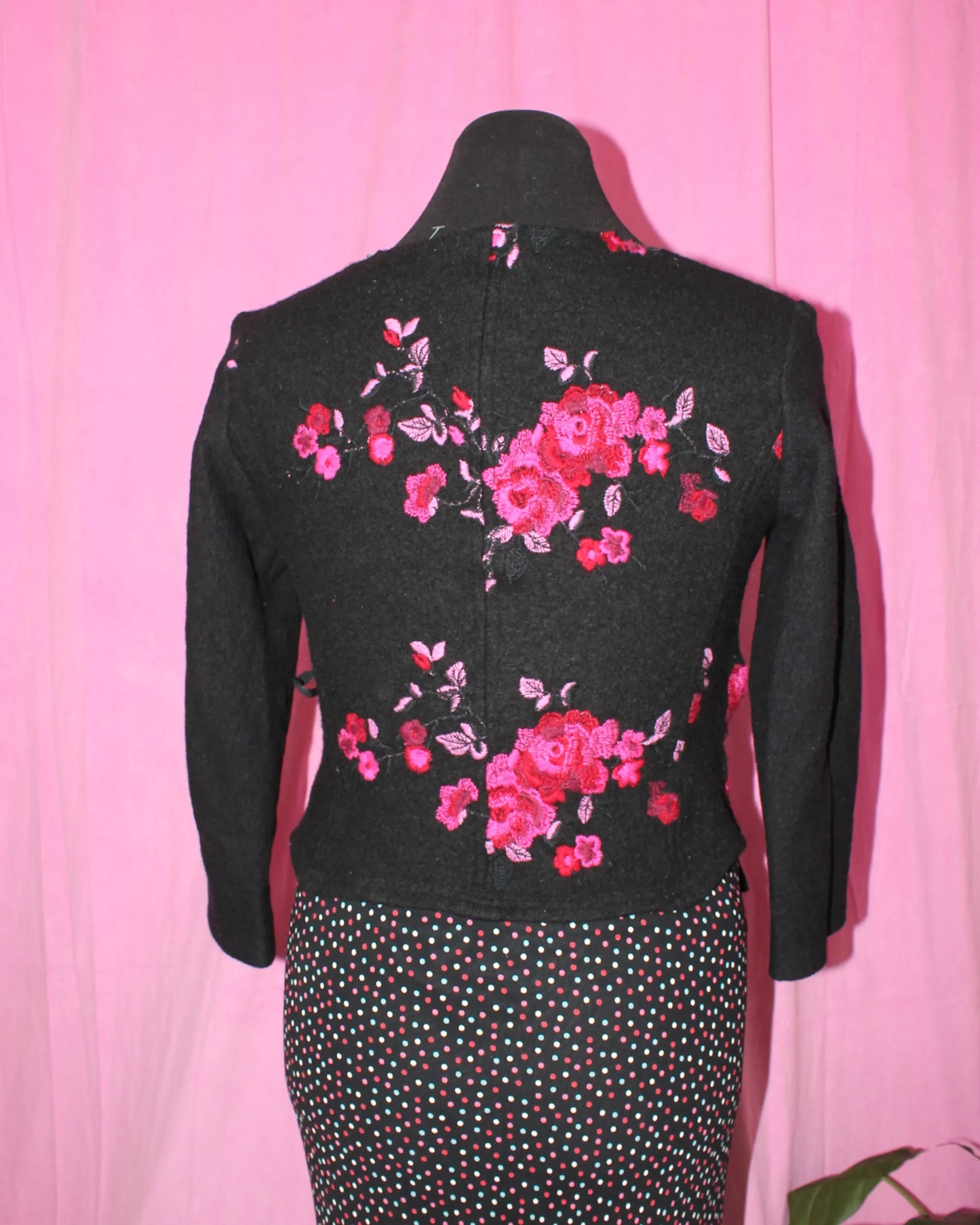 Vintage | Cardigan | Black Embroidered Wrap | Size M